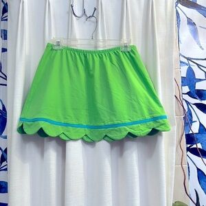 Women’s Lily’s of Beverly Hills Green Scalloped Hem Polyester & Spandex Skirt
